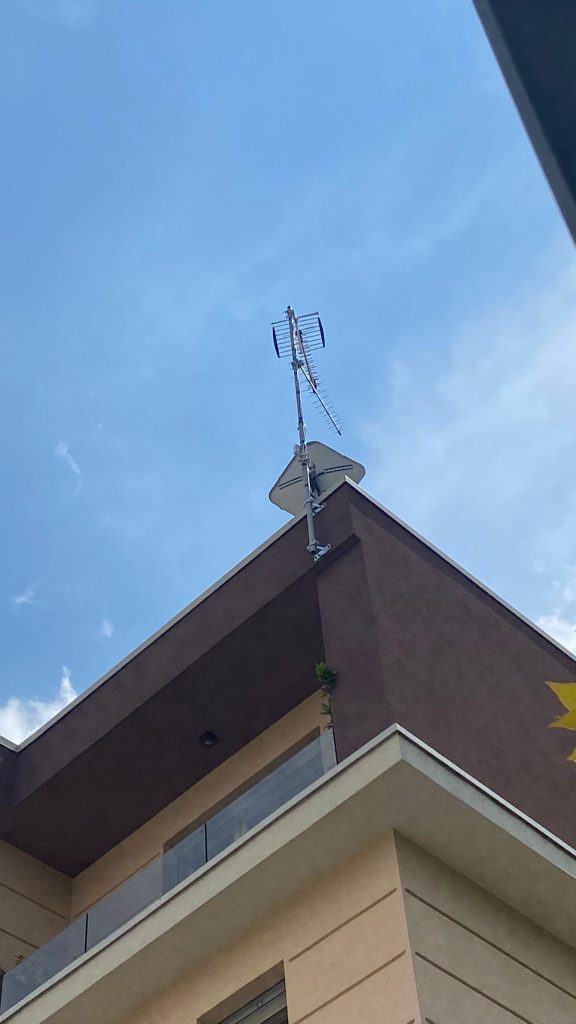 Antenna satellitare