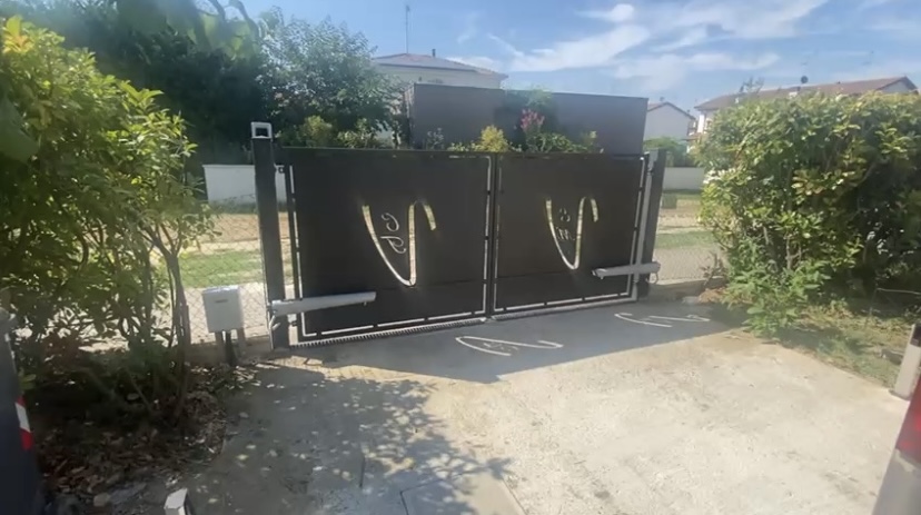 Scopri il Futuro della tua casa: Cancelli Automatizzati di qualità superiore!