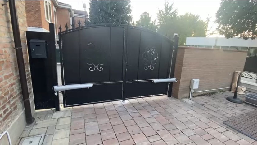 🔒 Cancelli Automatici a Ferrara e Bologna – Installazione, Riparazione e Assistenza
